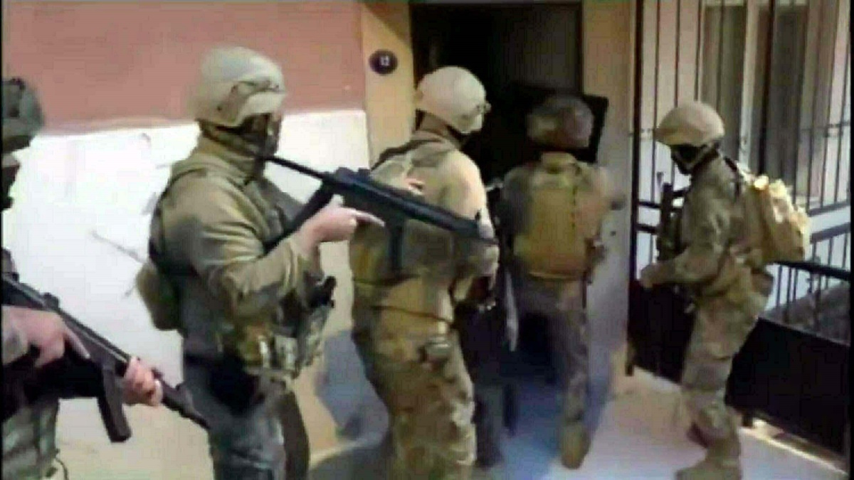 FETÖ Operasyonunda 12 Emniyetçiler Gözaltında
