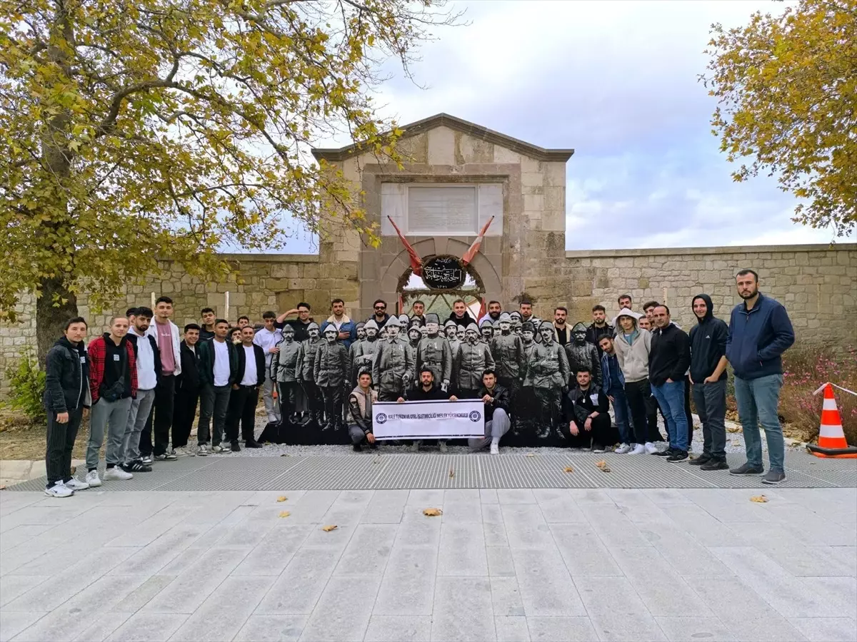 Kale\'de meslek yüksekokulu öğrencileri için Çanakkale gezisi düzenlendi