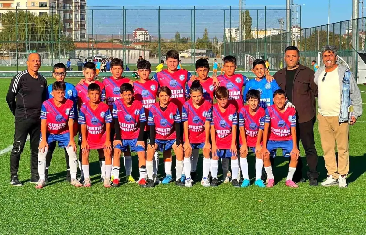 Kayseri U-14 Futbol Ligi\'nde Play-Off Takımları Belli Oldu