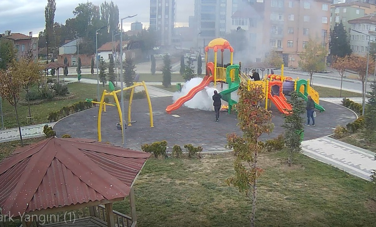 Çorum\'da Oyun Parkında Yangın