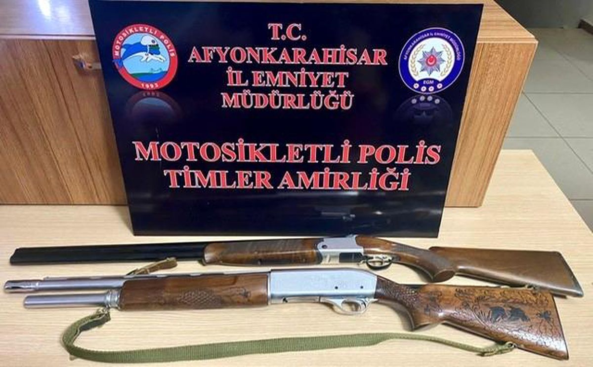Afyonkarahisar\'da Şok Uygulama: 24 Şahıs Yakalandı