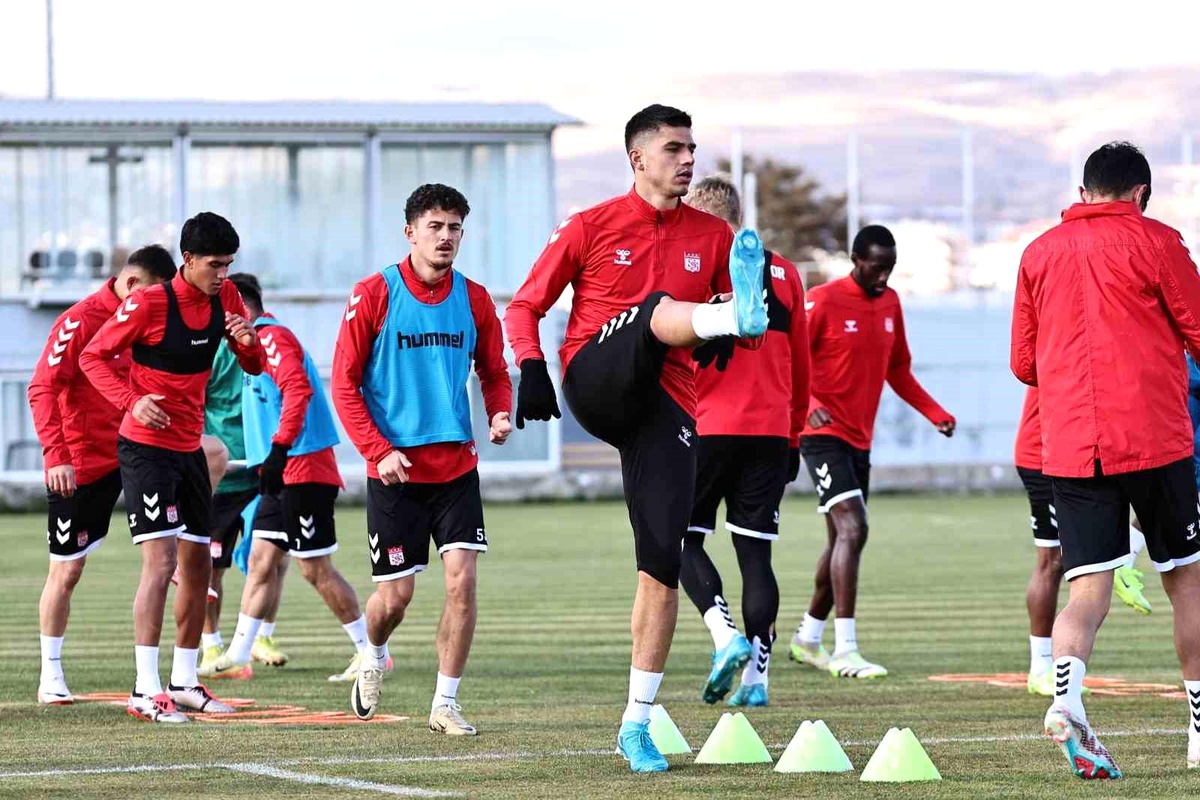 Sivasspor Fenerbahçe maçına hazırlanıyor