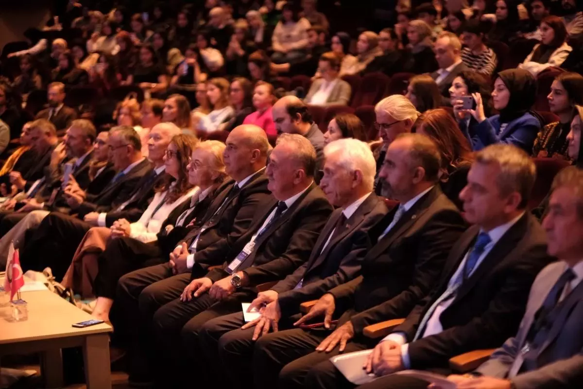 Uludağ Üniversitesi\'nde Öğretmen Eğitimi Kongresi