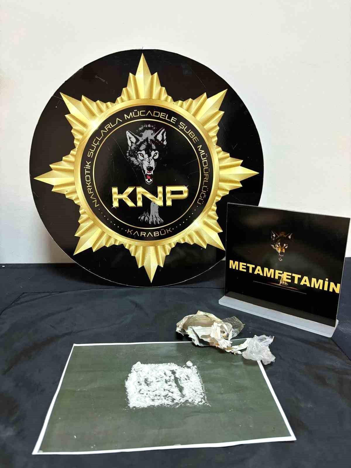 Karabük\'te 3 Şüpheli Uyuşturucu ile Yakalandı