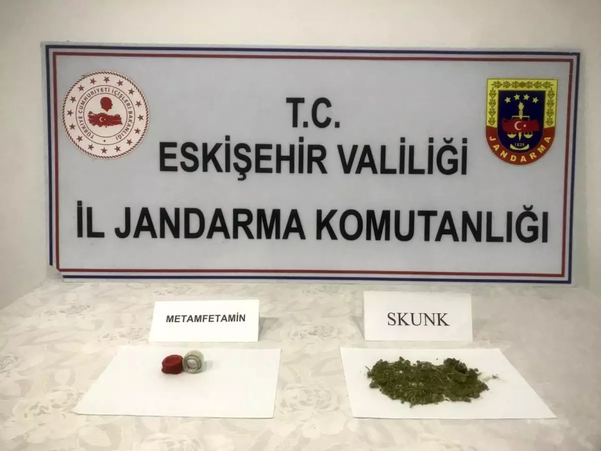 Eskişehir\'de Uyuşturucu Satıcıları Yakalandı