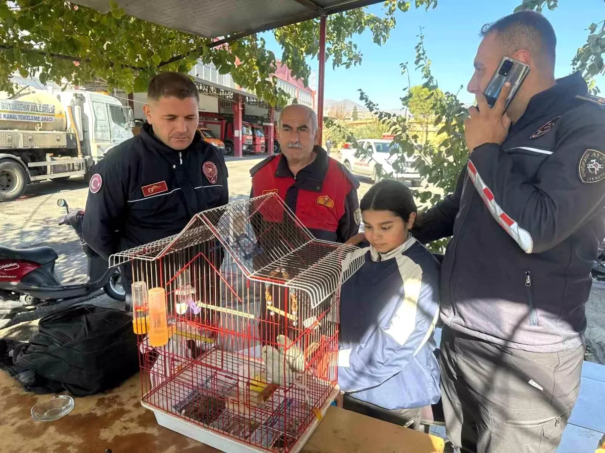 Yangın Sonrası Küçük Kızın Gözyaşlarına İtfaiyeden Jest