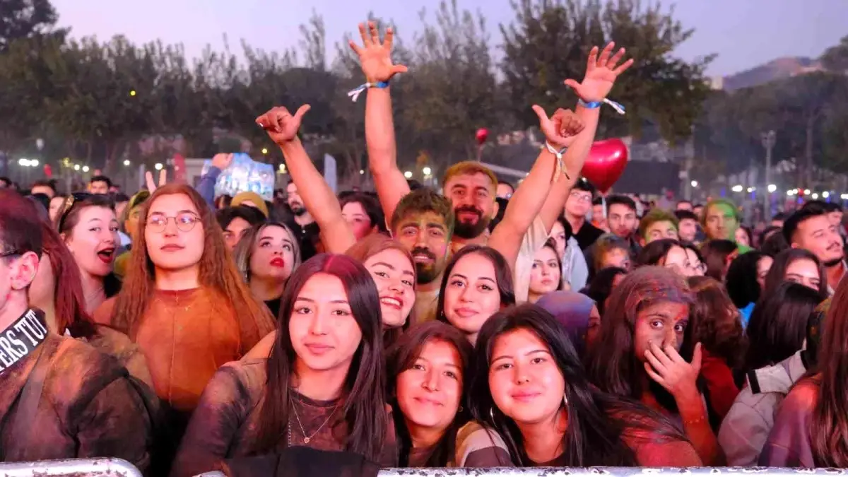 Aydınfest Gençlik Festivali\'nde 200 Bin Ziyaretçi Eğlendi