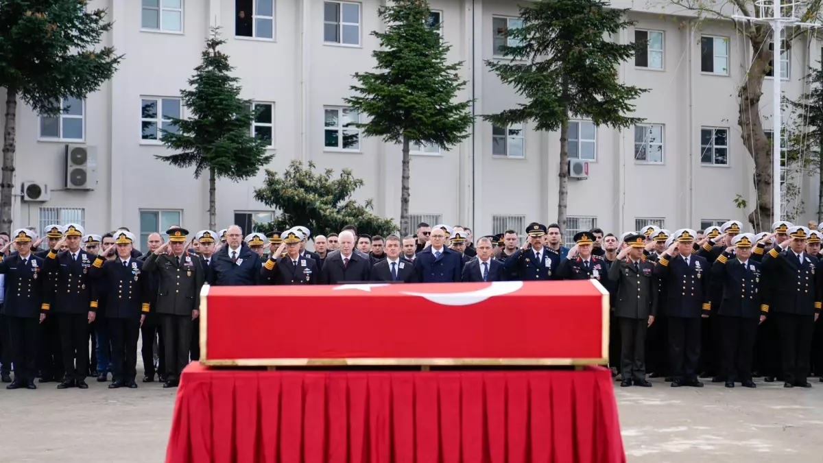 Beykoz\'da şehit olan teğmen memleketine uğurlandı