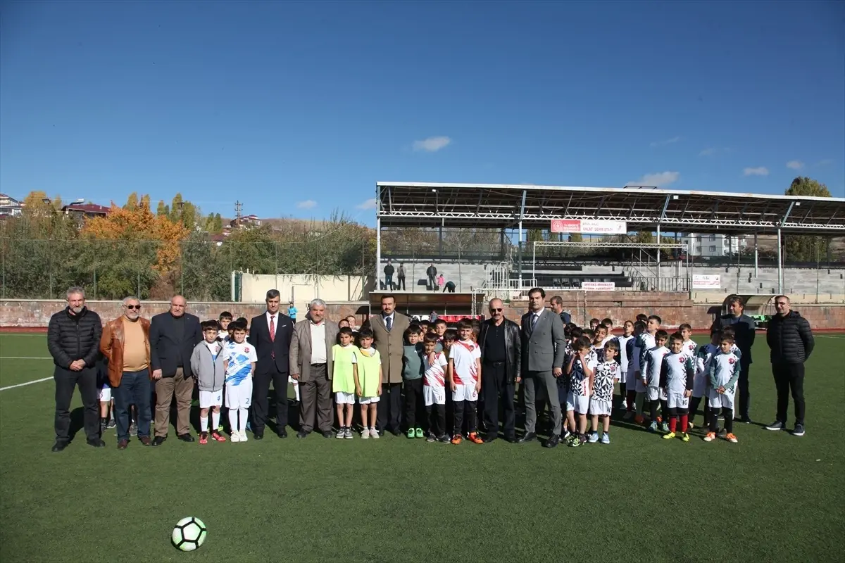 Ahlat\'ta Şehit Askerler Anısına Futbol Turnuvası Düzenlendi