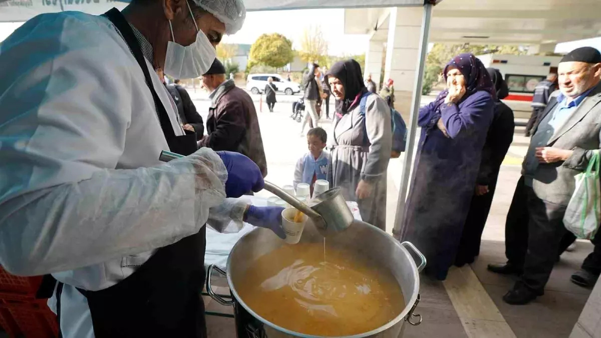 Kahramanmaraş Belediyesi’nden Hastalara Sıcak Çorba İkramı