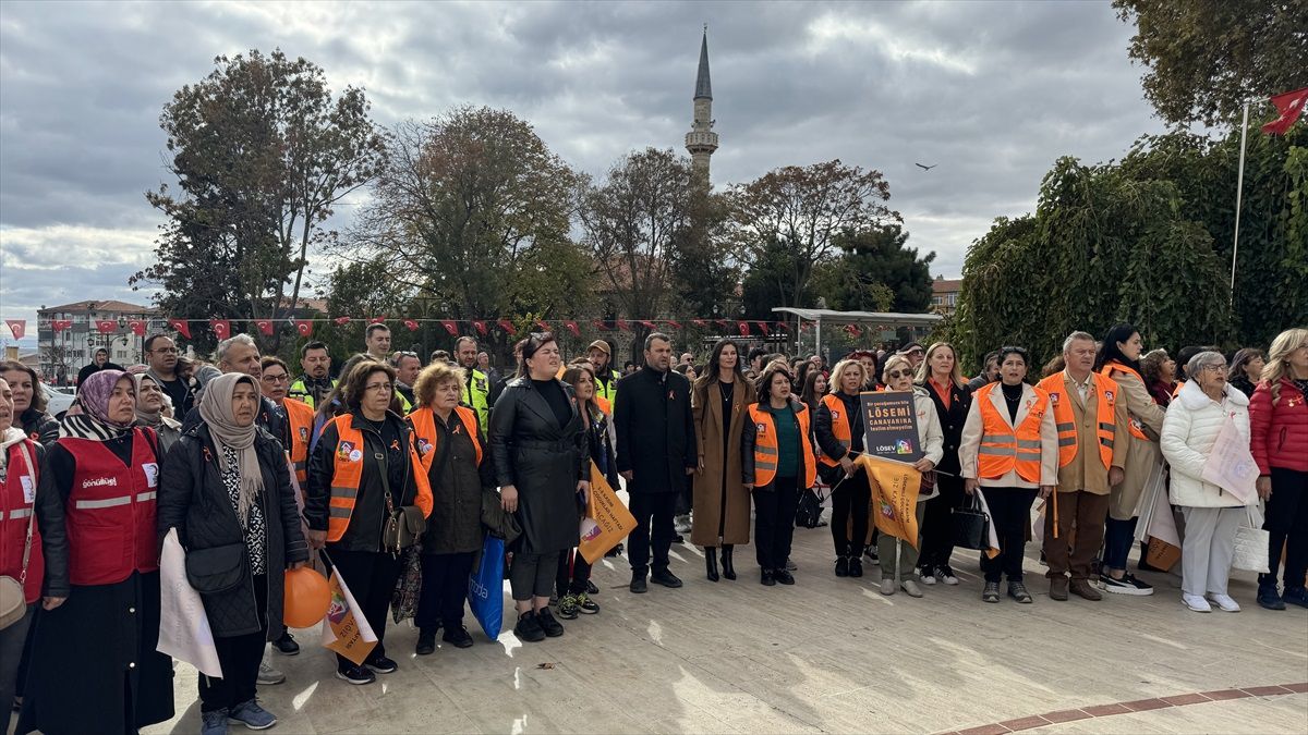 Lösemili Çocuklar İçin Kortej Yürüyüşü