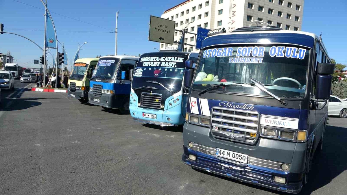 Minibüsçülerden KGYS\'ye Tepki Konvoyu