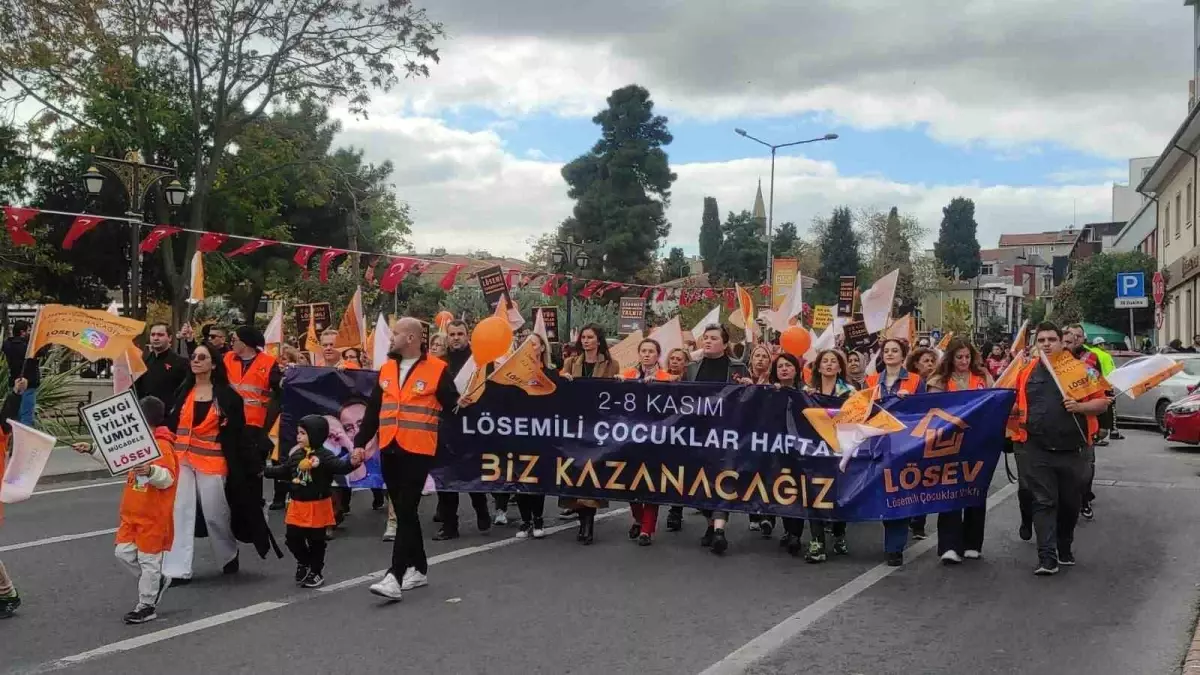 Lösemili Çocuklar İçin Farkındalık Yürüyüşü