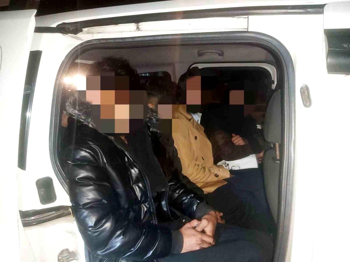 Afyonkarahisar\'da 7 Düzensiz Göçmen Yakalandı