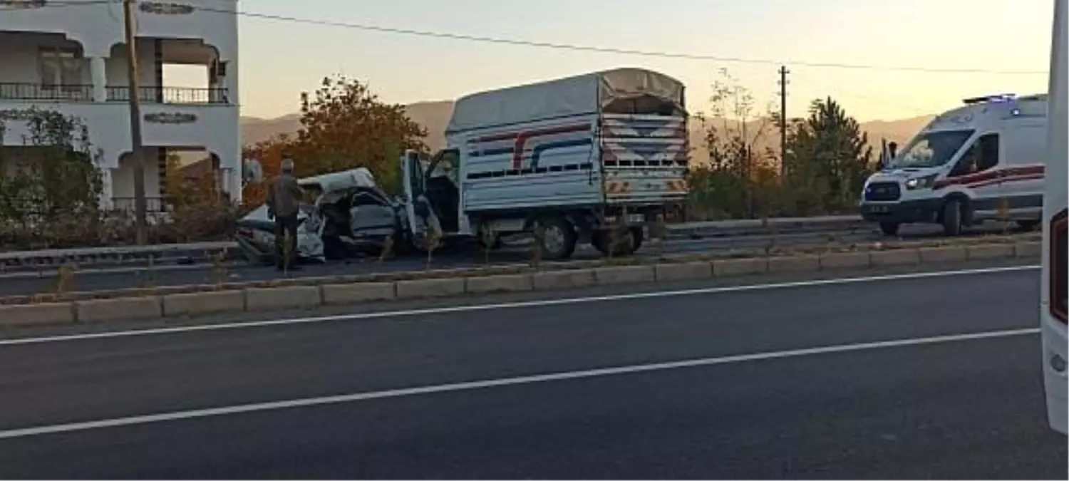 Elazığ\'da Trafik Kazası: 1 Ölü, 1 Yaralı