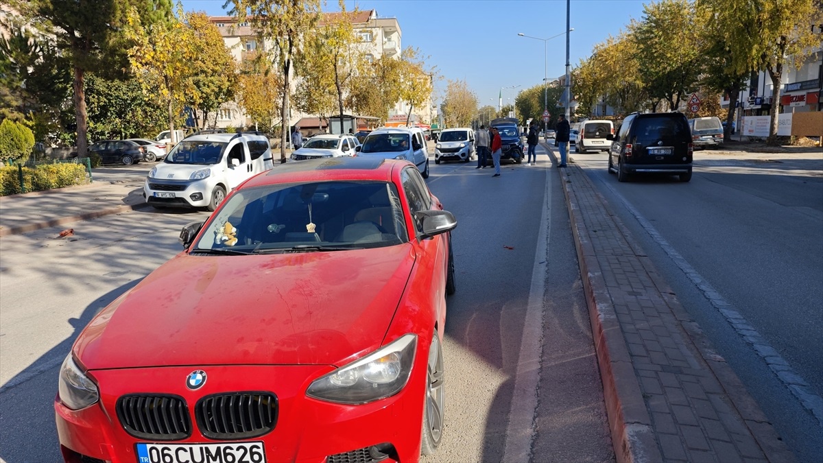 İnegöl\'de Trafik Kazası: 1 Yaralı
