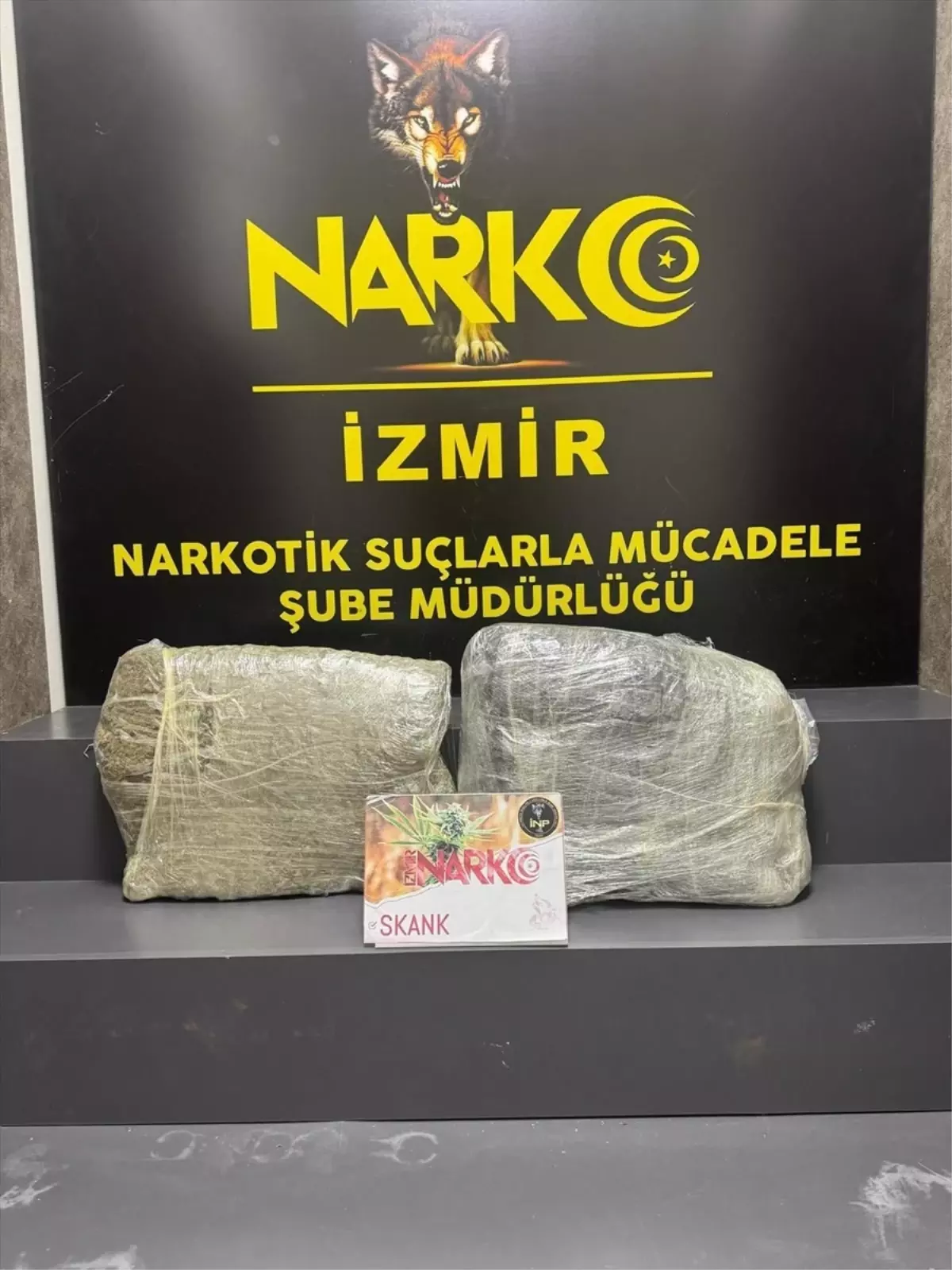 İzmir Havalimanı\'nda Skunk Yakalandı