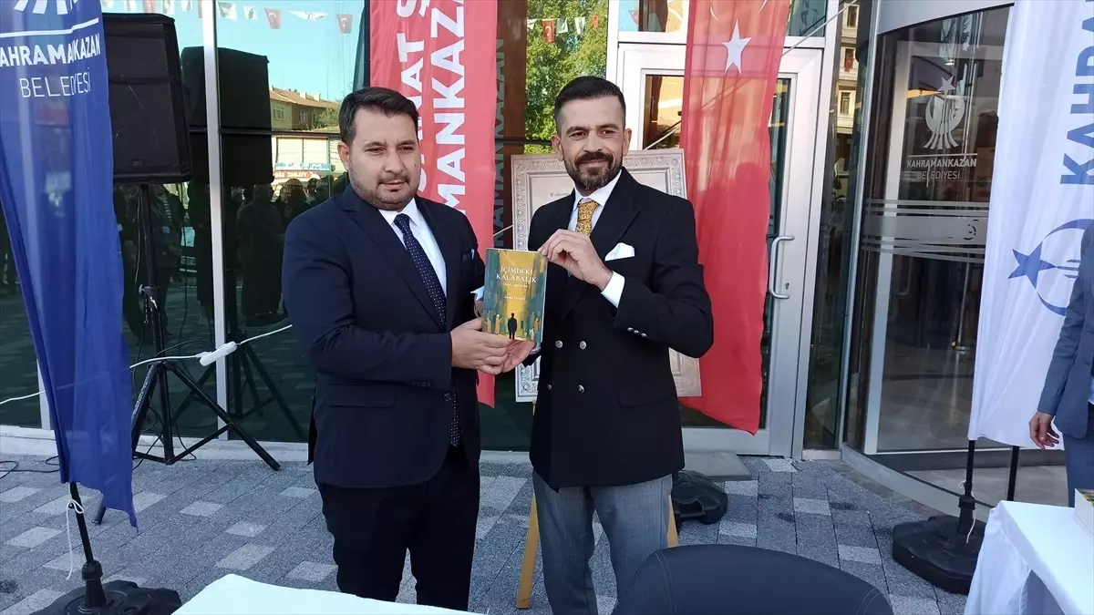 Osman Yalınız\'ın Şiir Kitabı İmza Gününde Tanıtıldı