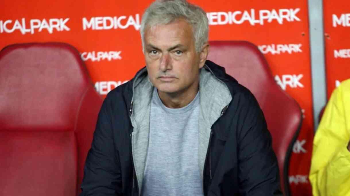 Mourinho'ya İngiltere'den zehir zemberek sözler: Gürültü çıkaran boş bir kap