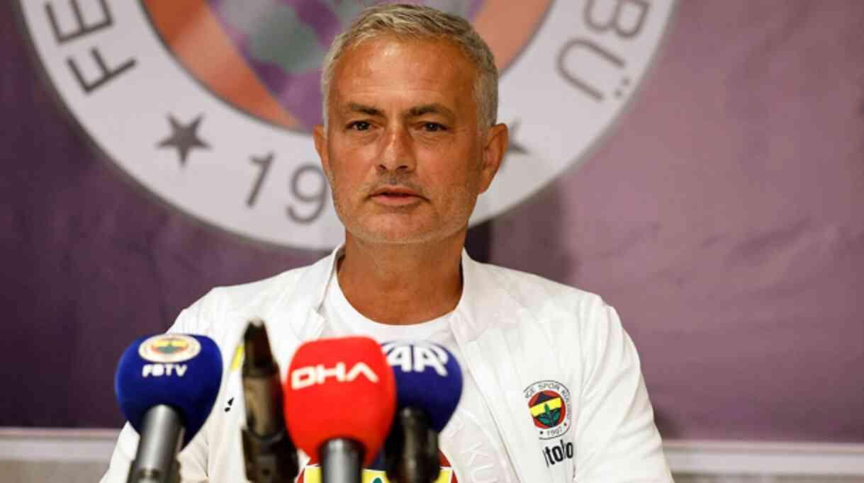 Mourinho'ya İngiltere'den zehir zemberek sözler: Gürültü çıkaran boş bir kap