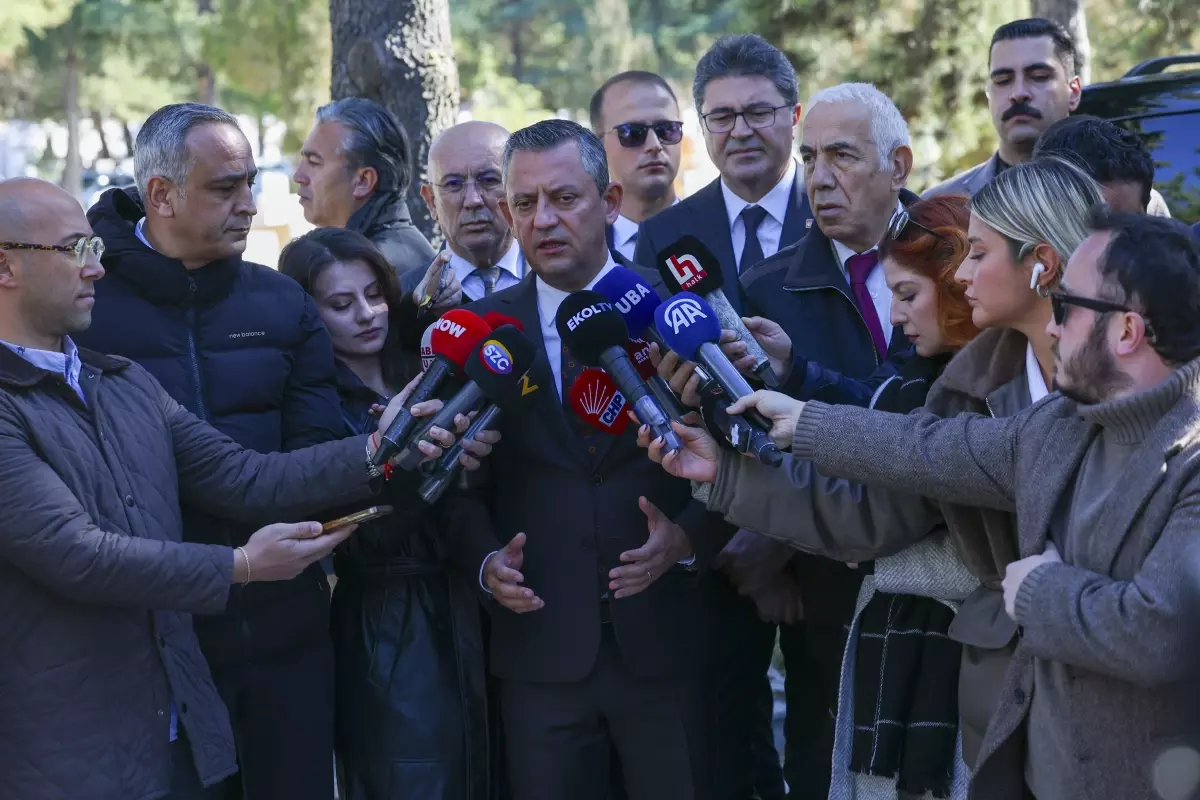 Özgür Özel: Tuncer Bakırhan\'ın ifade ettiği görüşlere katılmıyorum