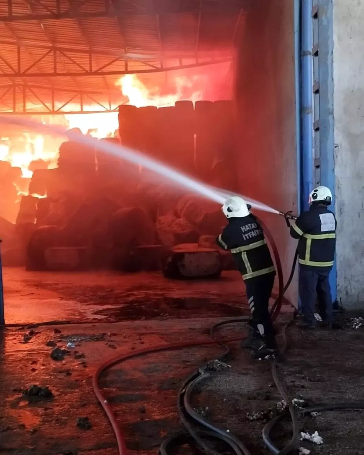 Hatay\'da Pamuk Fabrikasında Yangın