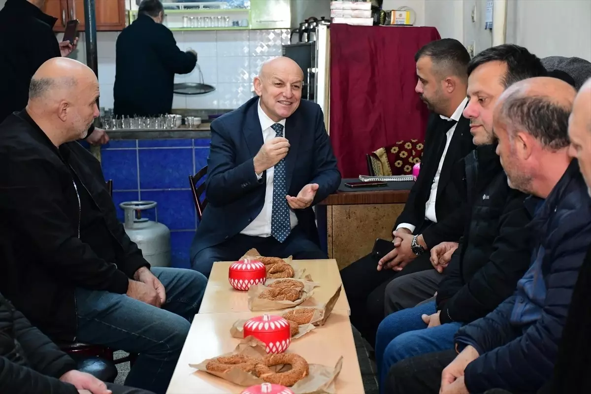 Başkan Kul, Esnafla Çay Simit Sohbeti Yaptı