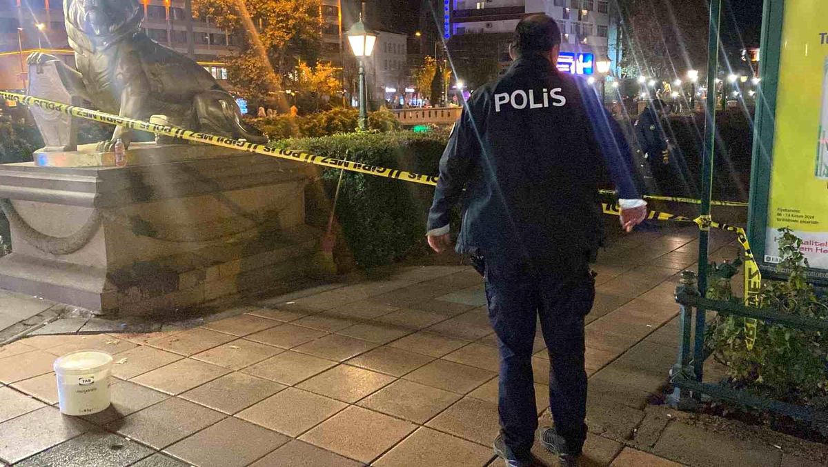 Eskişehir\'de Bıçaklı Saldırı: Genç Ağır Yaralandı