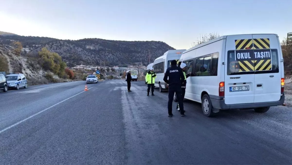 Bozkır\'da Okul Servis Araçları Denetimi Yapıldı