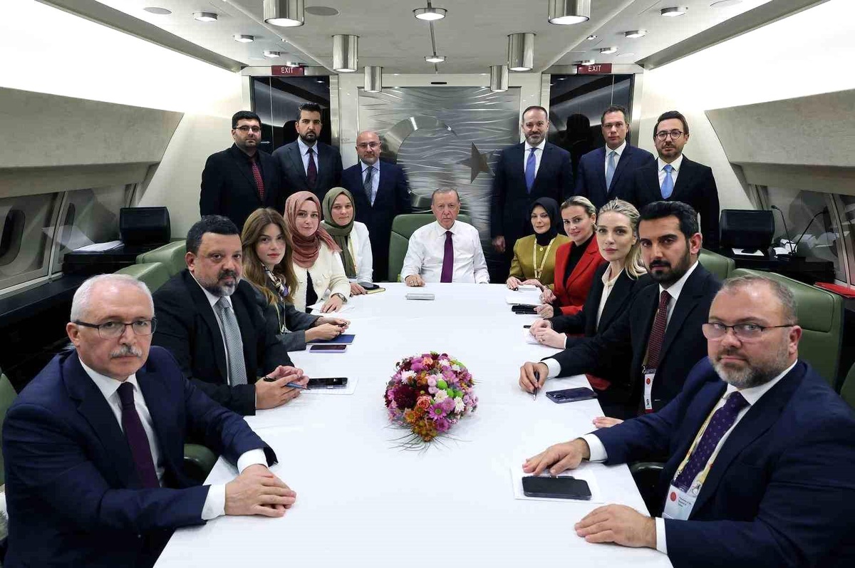 Cumhurbaşkanı Erdoğan: "ABD öncülüğünde bazı Batı ülkelerinin Ukrayna\'daki savaşın bitirilmesi için çaba sarf etmesi, orada çözümü hızlandırır"