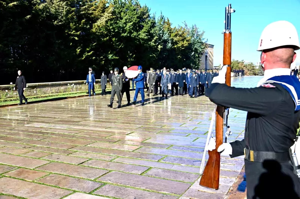 Demirtaş, Atatürk\'ü Anıtkabir\'de andı