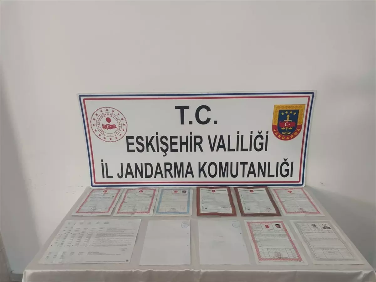 Eskişehir\'de Tefecilik Operasyonu: 2 Gözaltı