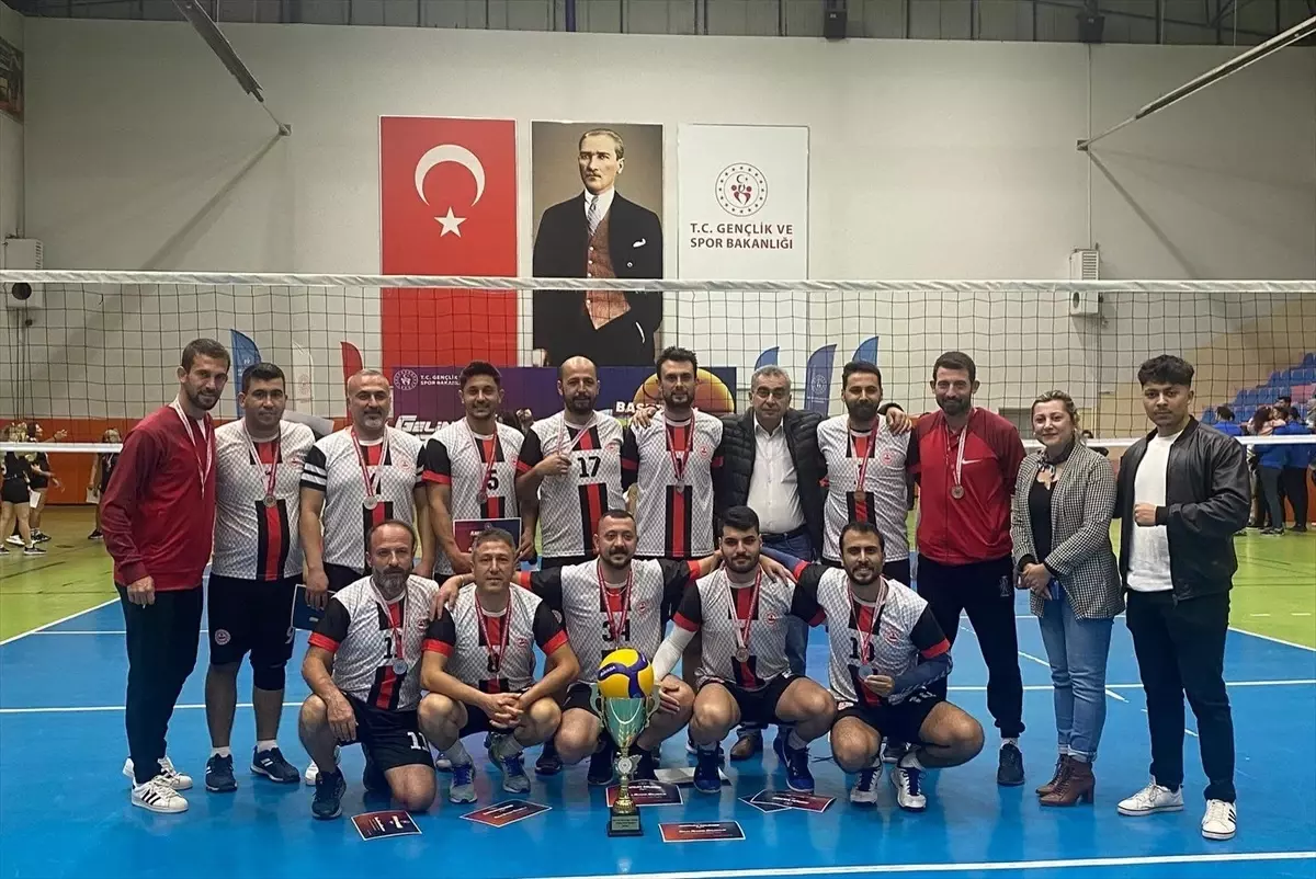 İslahiye Voleybol Takımı Türkiye İkincisi