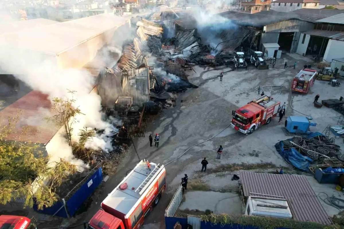 Denizli\'de Metal Fabrikasında Büyük Yangın Kontrol Altına Alındı