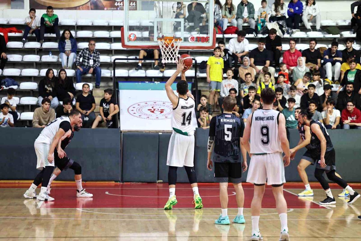 Sakarya Büyükşehir Basketbol, Has Gemlik\'i Ağırlıyor