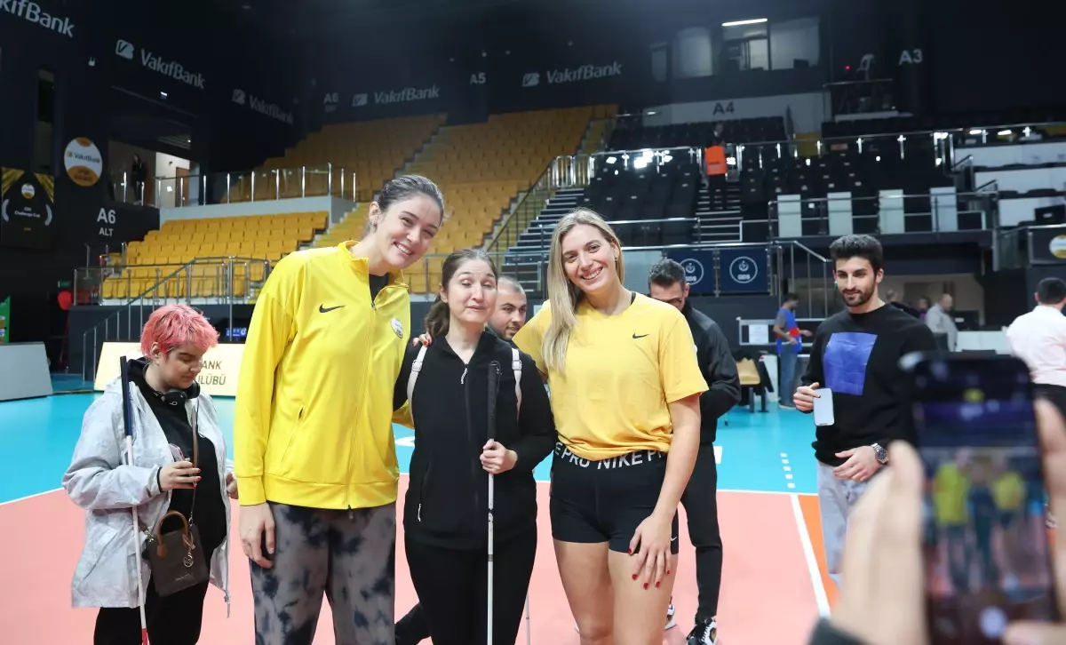 VakıfBank\'tan Görme Engellilere Voleybol Deneyimi