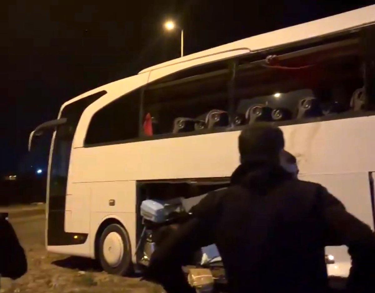 Bandırma\'da Otobüs ve Kamyon Çarpıştı