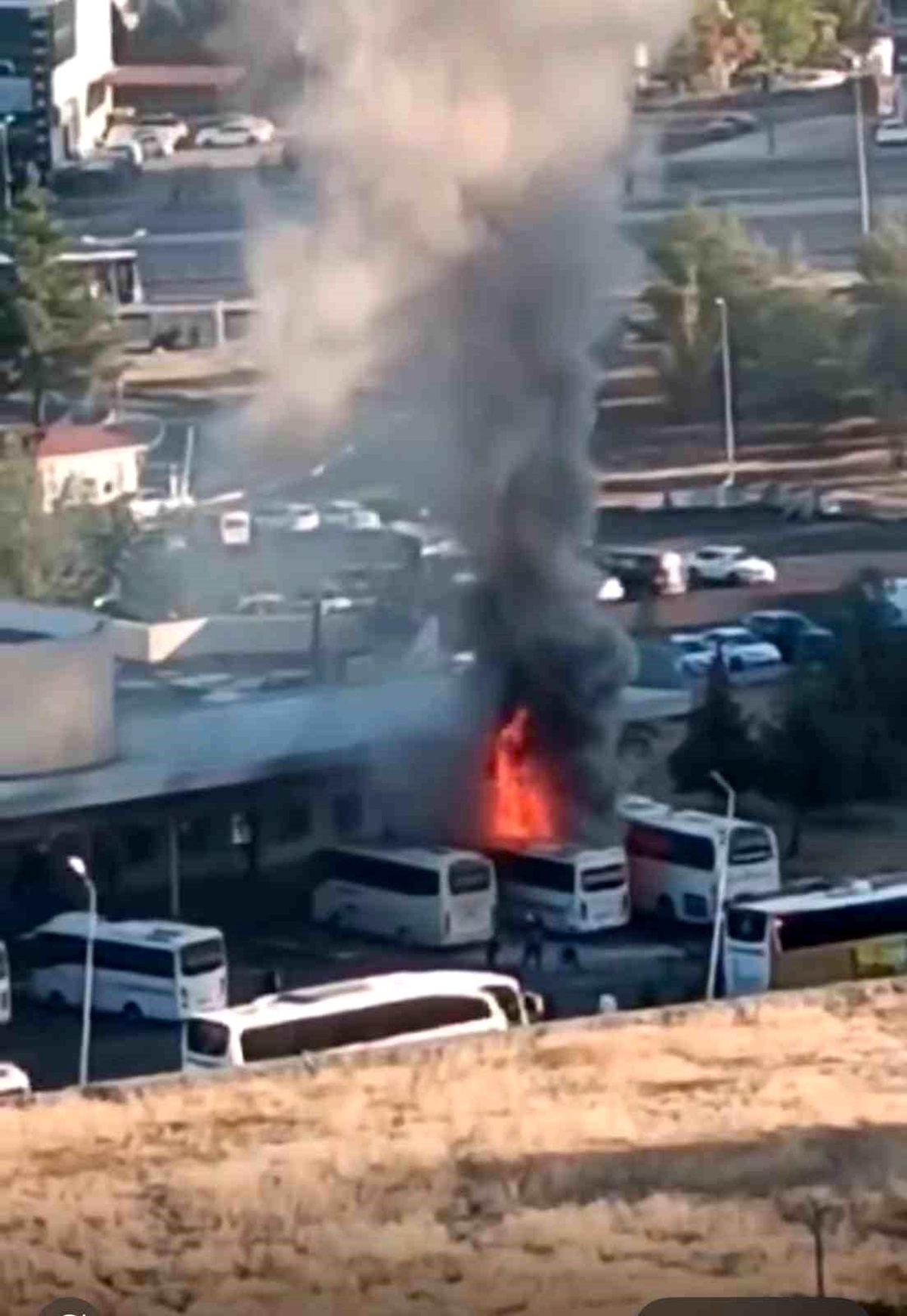 Diyarbakır\'da Otobüs Yangını