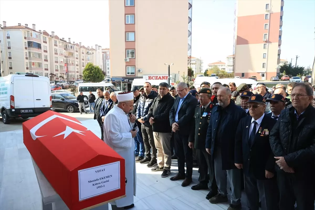 Kıbrıs Gazisi Mustafa Ekemen Son Yolculuğuna Uğurlandı