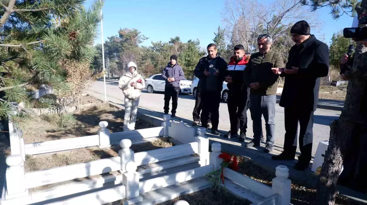 Van Depreminde Hayatını Kaybeden Gazeteci Sebahattin Yılmaz Anıldı