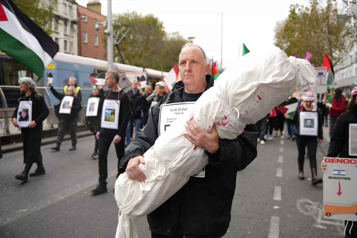 Dublin\'de Filistin\'e Destek Yürüyüşü