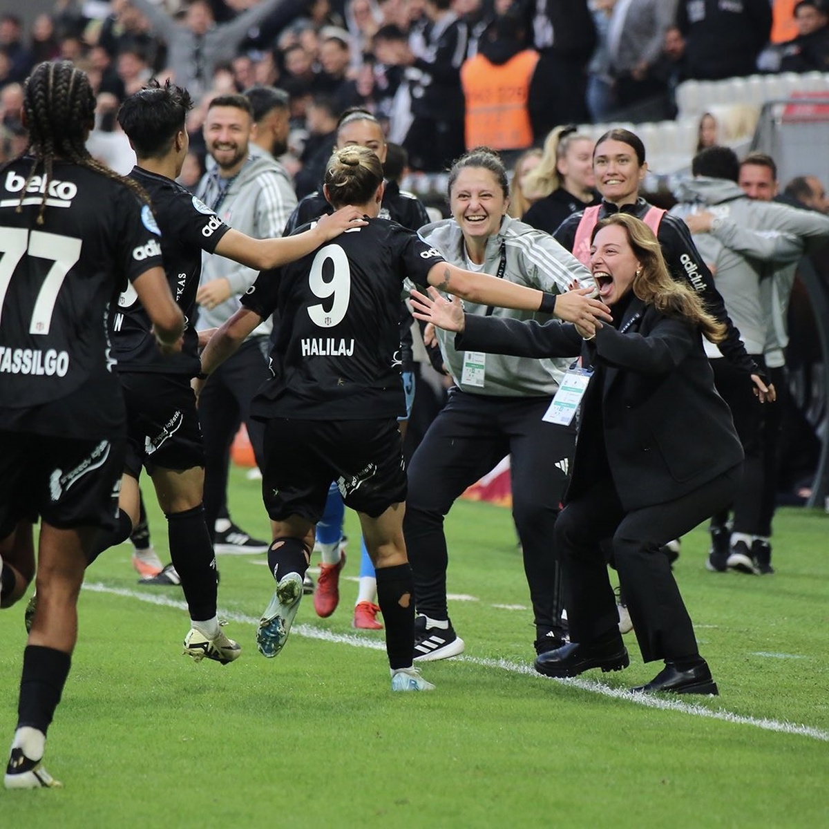 Beşiktaş, Galatasaray\'ı 1-0 Yendi