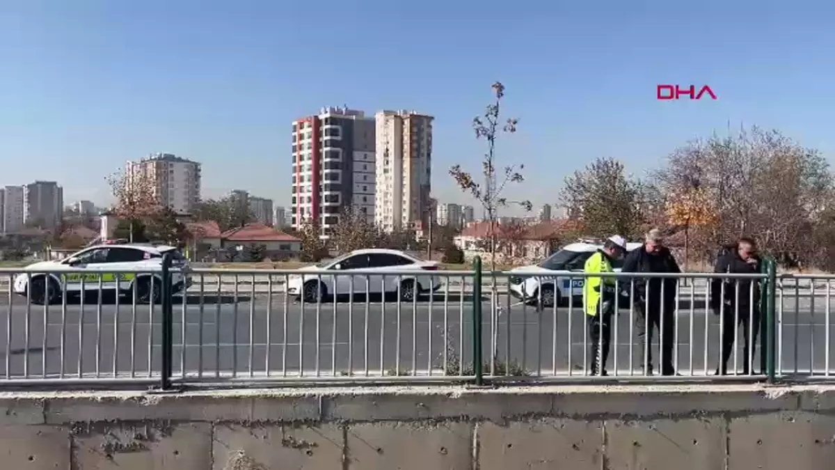 Kayseri\'de Otomobil Sulama Kanalına Düştü