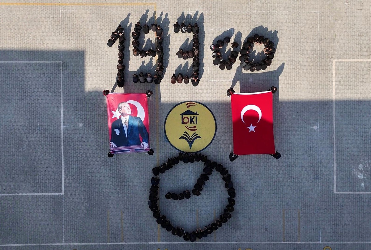 Öğrencilerden mest eden \'09.05\' ve \'1938\' koreografisi