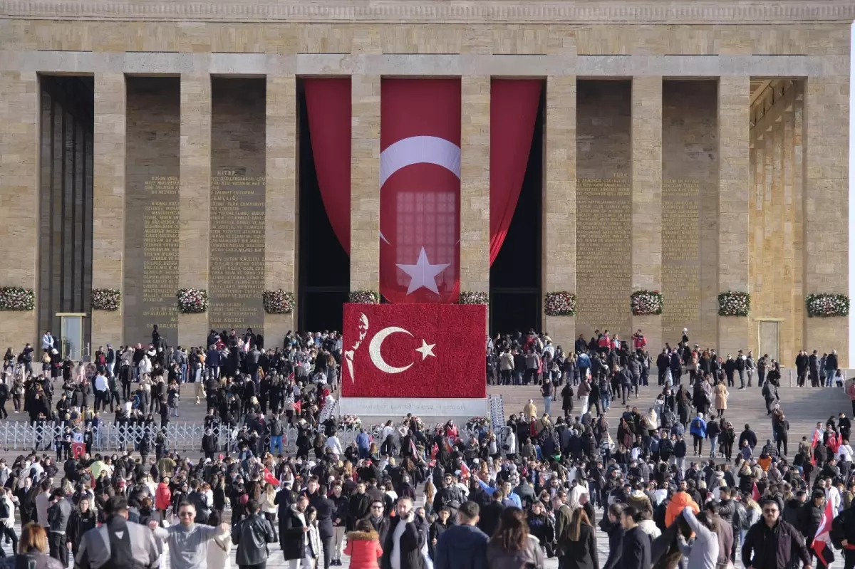 Atatürk\'ü Anıtkabir\'de Anma Töreni