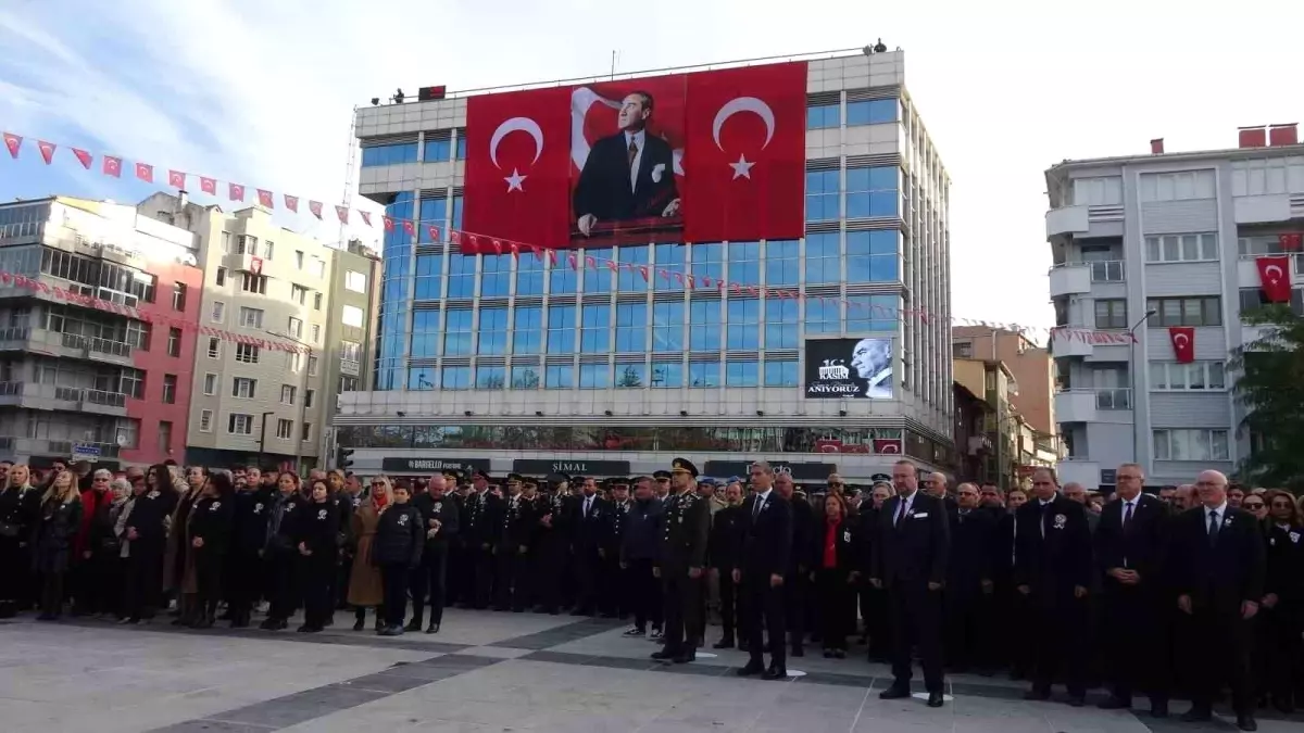 Atatürk, vefatının 86. yıldönümünde Uşak\'ta anıldı