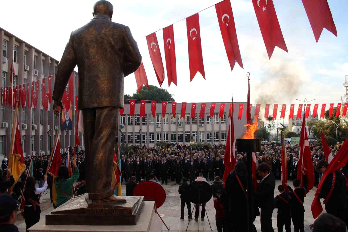 Atatürk\'ün Ölüm Yıldönümünde Anma Töreni