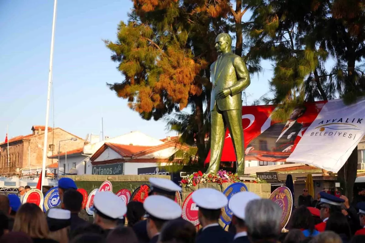 Ayvalık’ta Atatürk Anma Töreni Düzenlendi