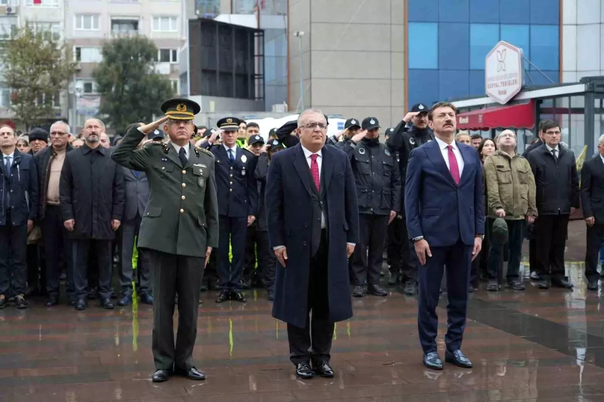 Bahçelievler\'de 10 Kasım Atatürk\'ü Anma Töreni Düzenlendi