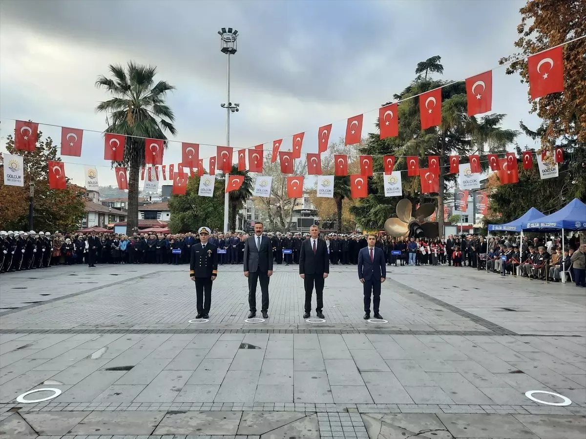 Atatürk, Gölcük\'te Anıldı